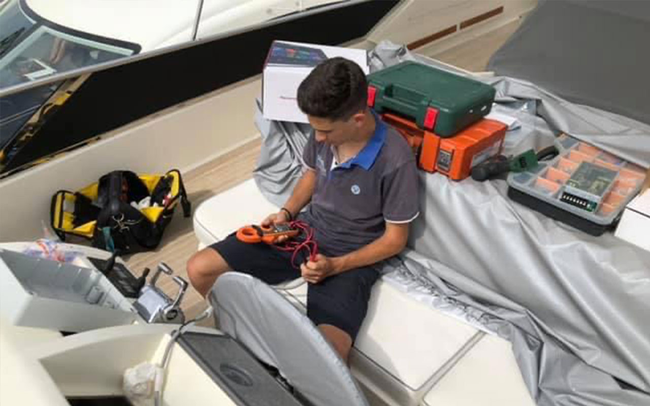 Ricerca avaria impianti elettrici yacht in Sardegna